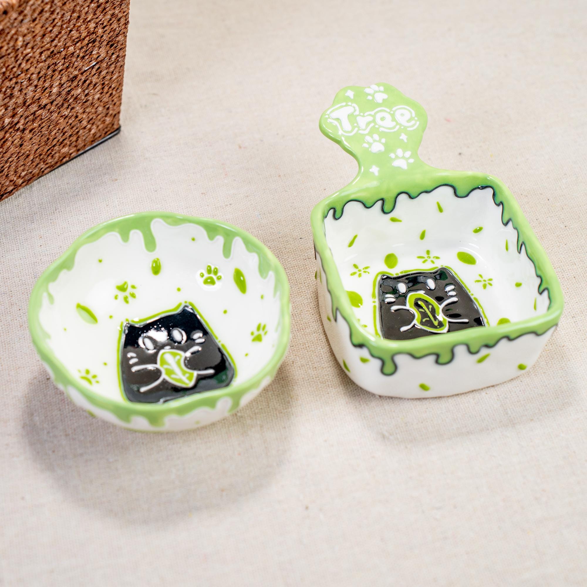 Handcrafted Ceramic Cat Jewelry Dishes, Playful Paw Design in Green, Perfect for Treats or Decor - Unique Cat-Lover Gift, Kitty Ring Dishes