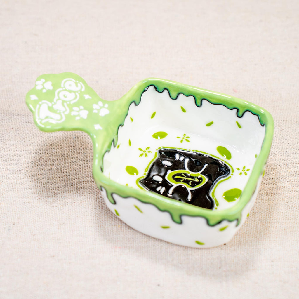 Handcrafted Ceramic Cat Jewelry Dishes, Playful Paw Design in Green, Perfect for Treats or Decor - Unique Cat-Lover Gift, Kitty Ring Dishes