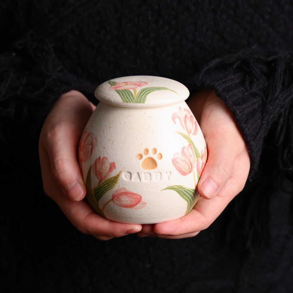 Custom Ceramic Pet Urn Personalized Handmade Foget me not cat urn Red Heart Dog Urn Paw Floral Memorial Pottery Urn for Ashes Unique Pet Urn