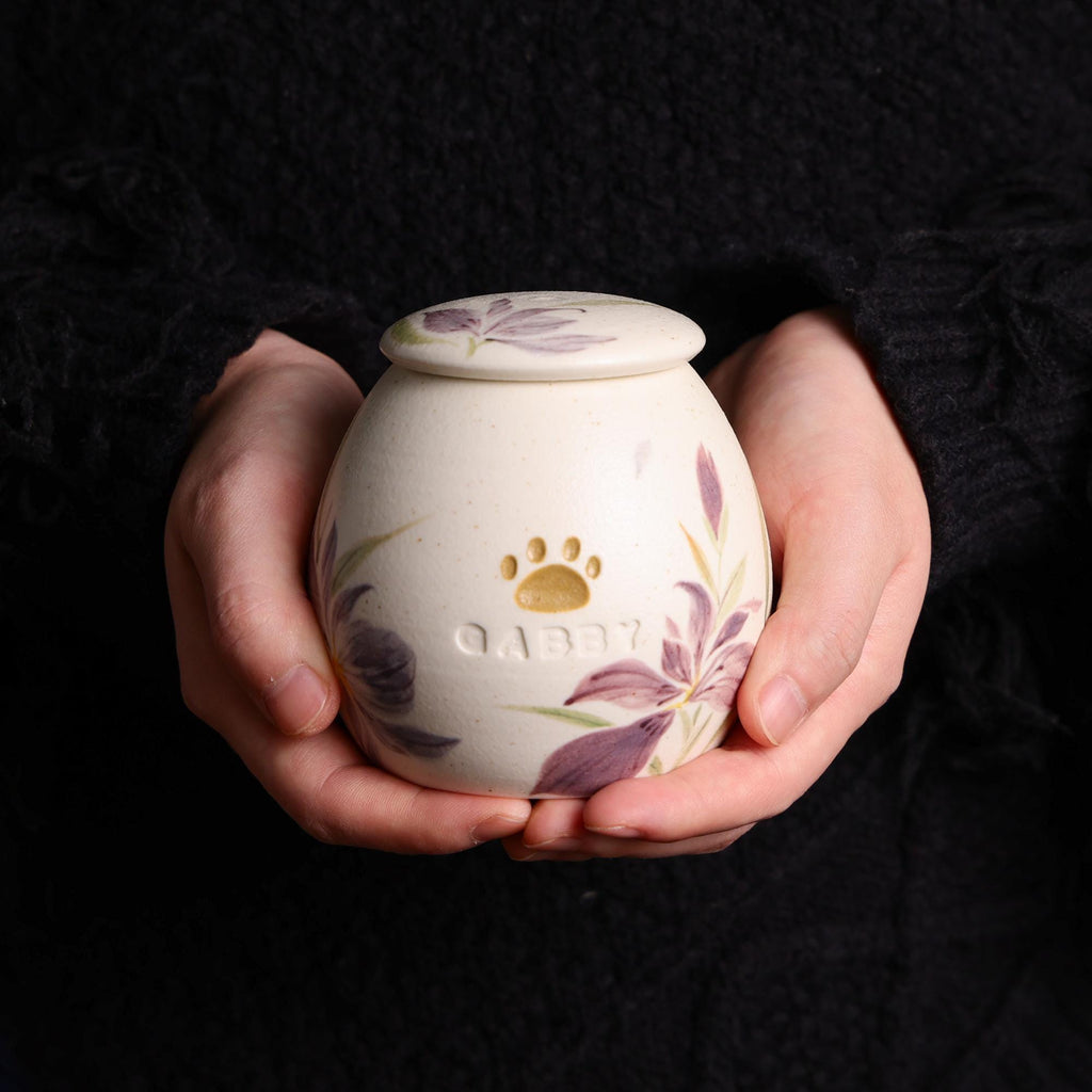 Custom Ceramic Pet Urn Personalized Handmade Foget me not cat urn Red Heart Dog Urn Paw Floral Memorial Pottery Urn for Ashes Unique Pet Urn